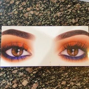 Kylie cosmetic palette the royal peach palette